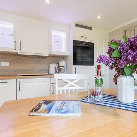 Uns Luetje Hus - Апартаменты *