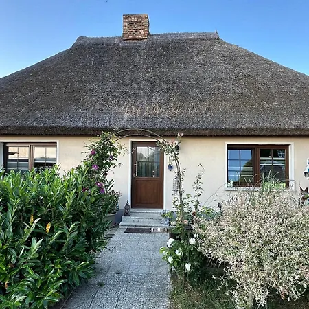 Апартаменты Uns Luetje Hus -